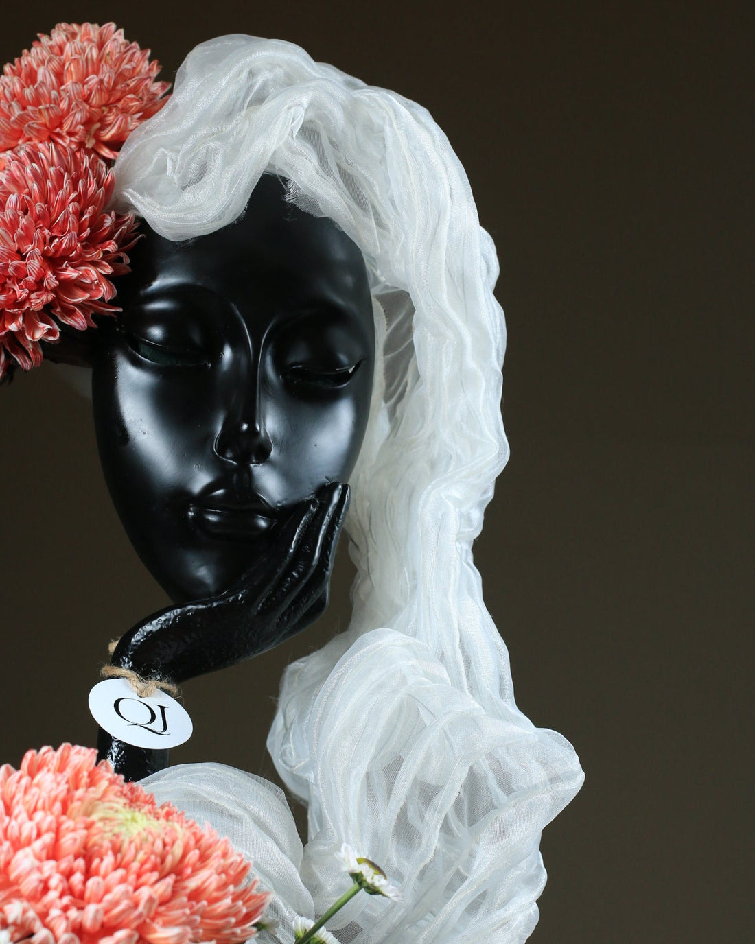 Femininity of imagination