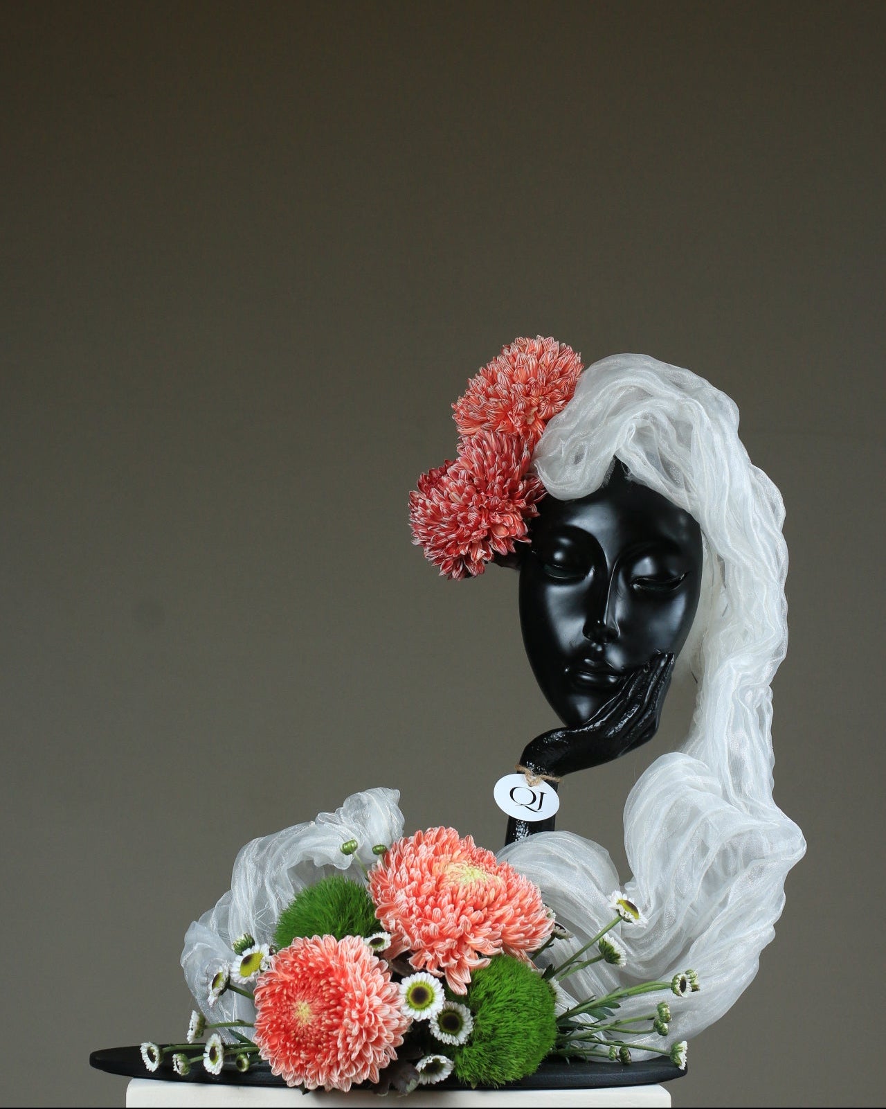 Femininity of imagination