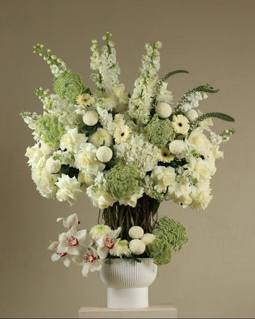 Arrangement white